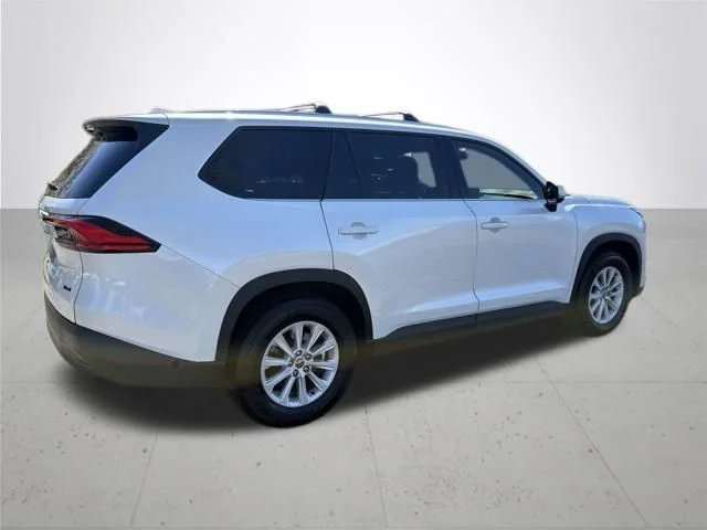 Used 2024 Beige Toyota XLE image 6