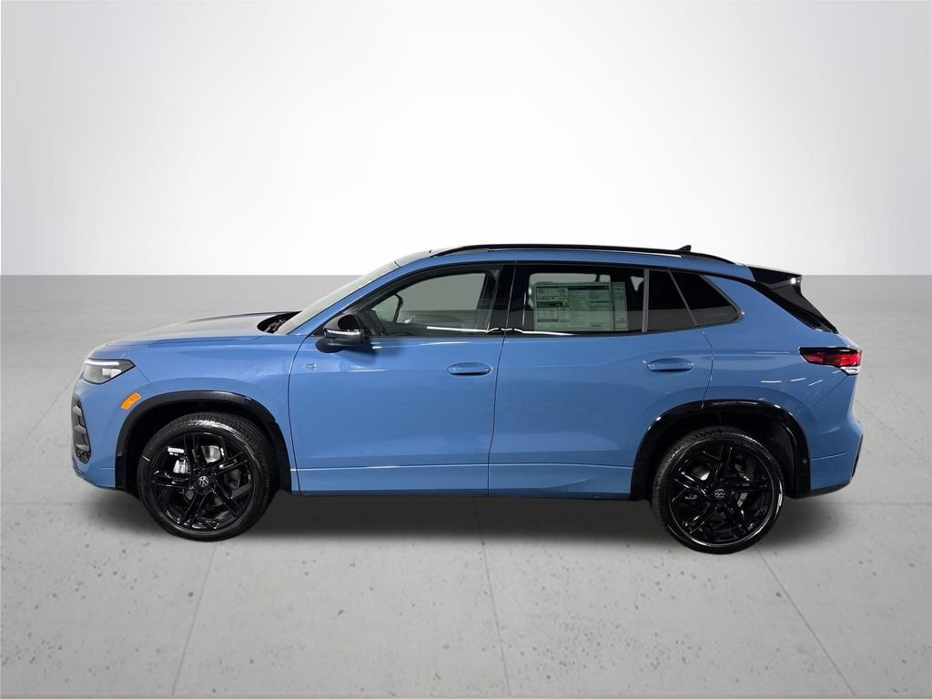 New 2025 Monterey Blue Pearl Volkswagen 2.0T SE R-Line Black image 9