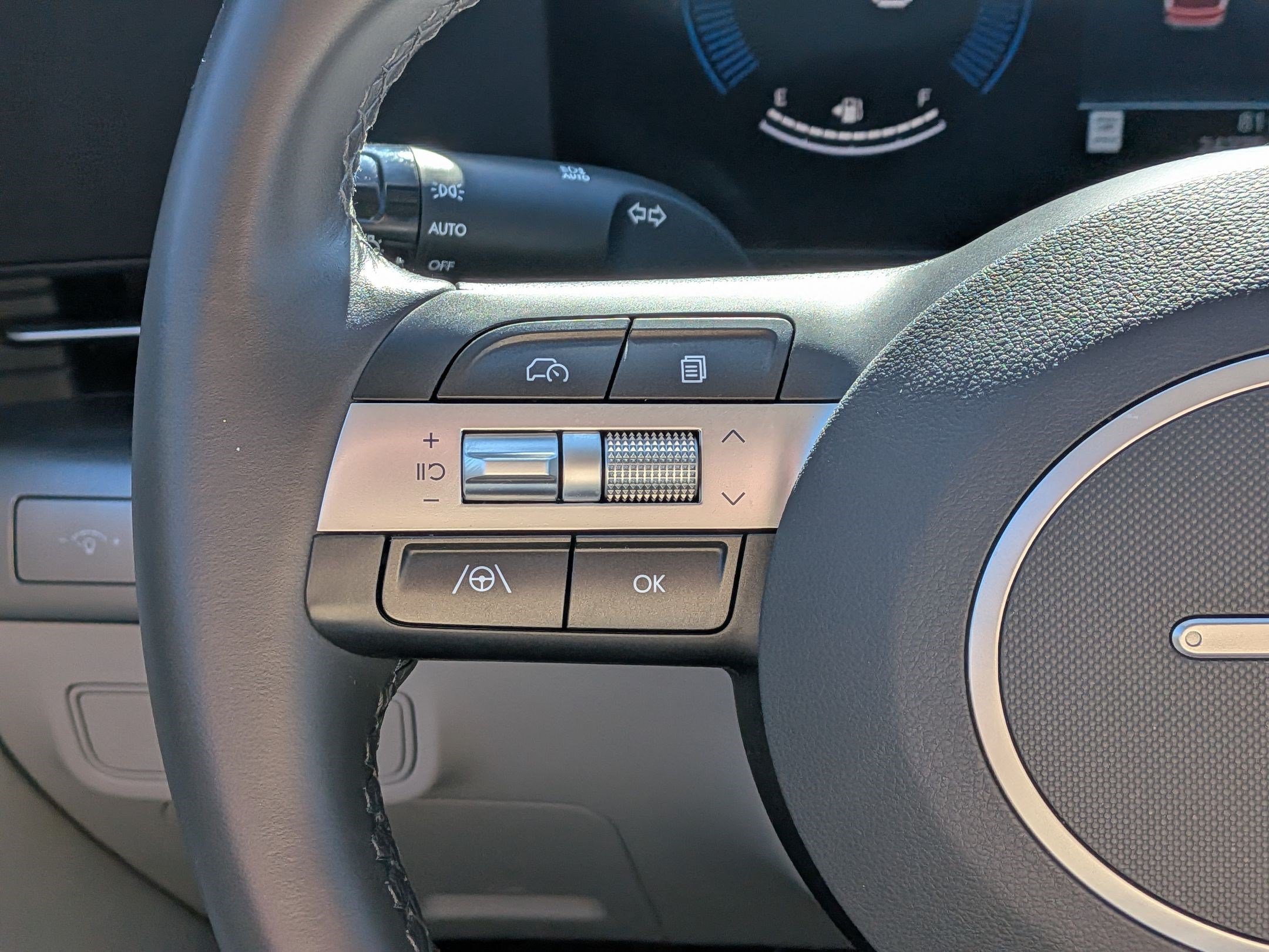 2025 Hyundai Kona SEL - Photo 17