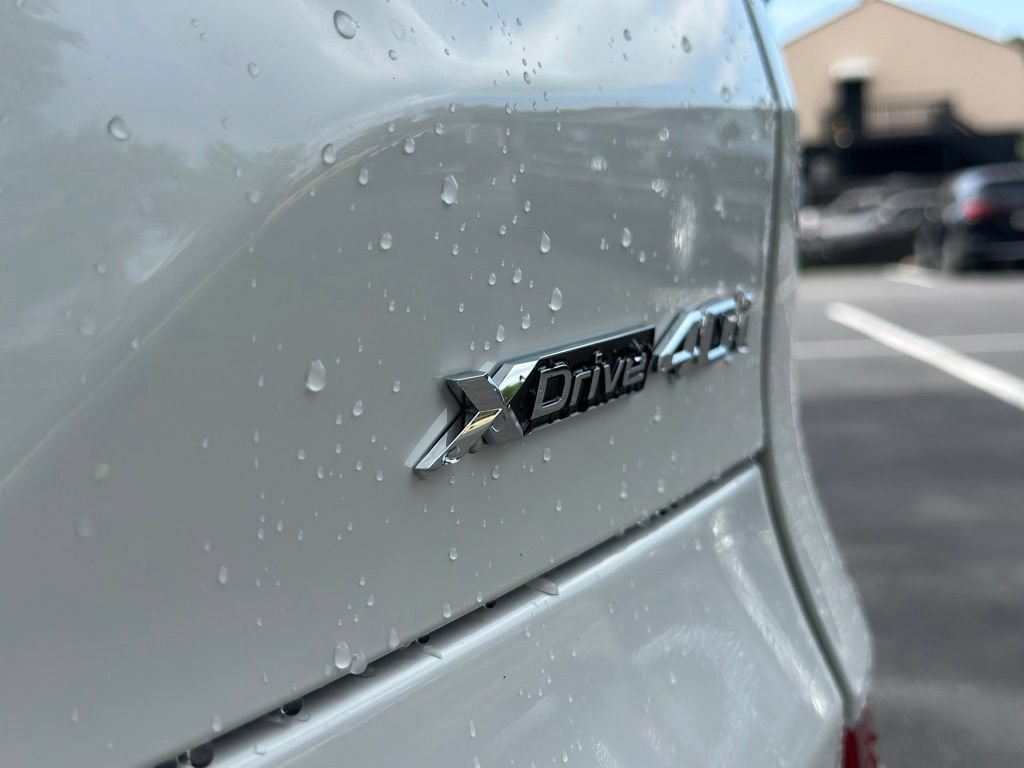 New 2026 Mineral White Metallic BMW xDrive40i image 12