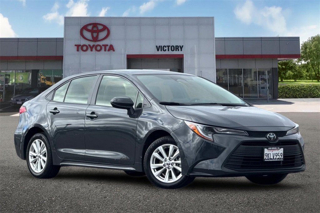 Used 2024 Toyota Corolla LE with VIN JTDB4MEE5R3024556 for sale in San Bruno, CA