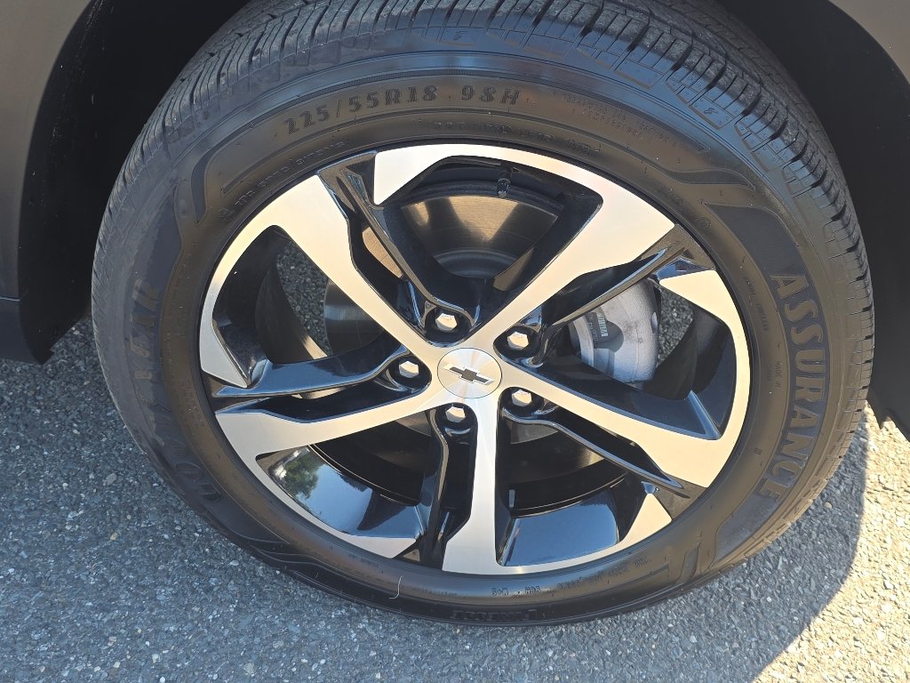 Used 2024 Sterling Gray Metallic Chevrolet 1RS image 19
