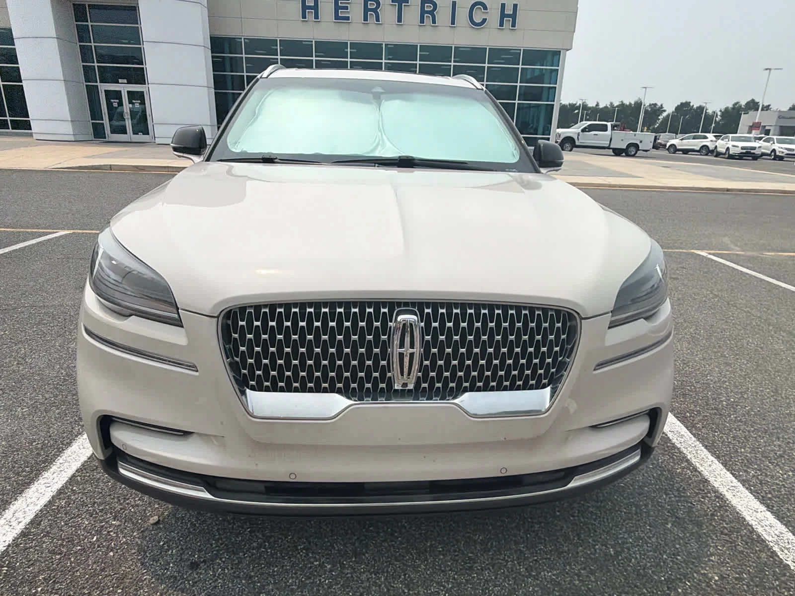 Certified Used 2023 Ceramic Pearl Lincoln Reserve image 2