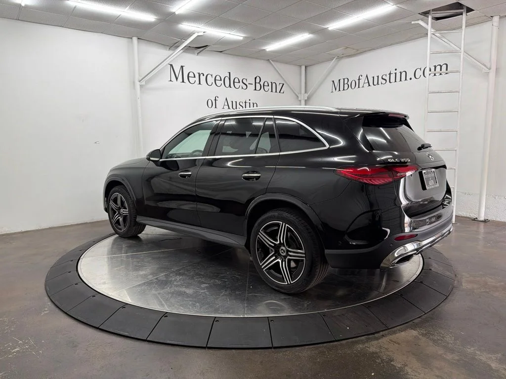 New 2026 Black Mercedes-Benz GLC 300 image 5