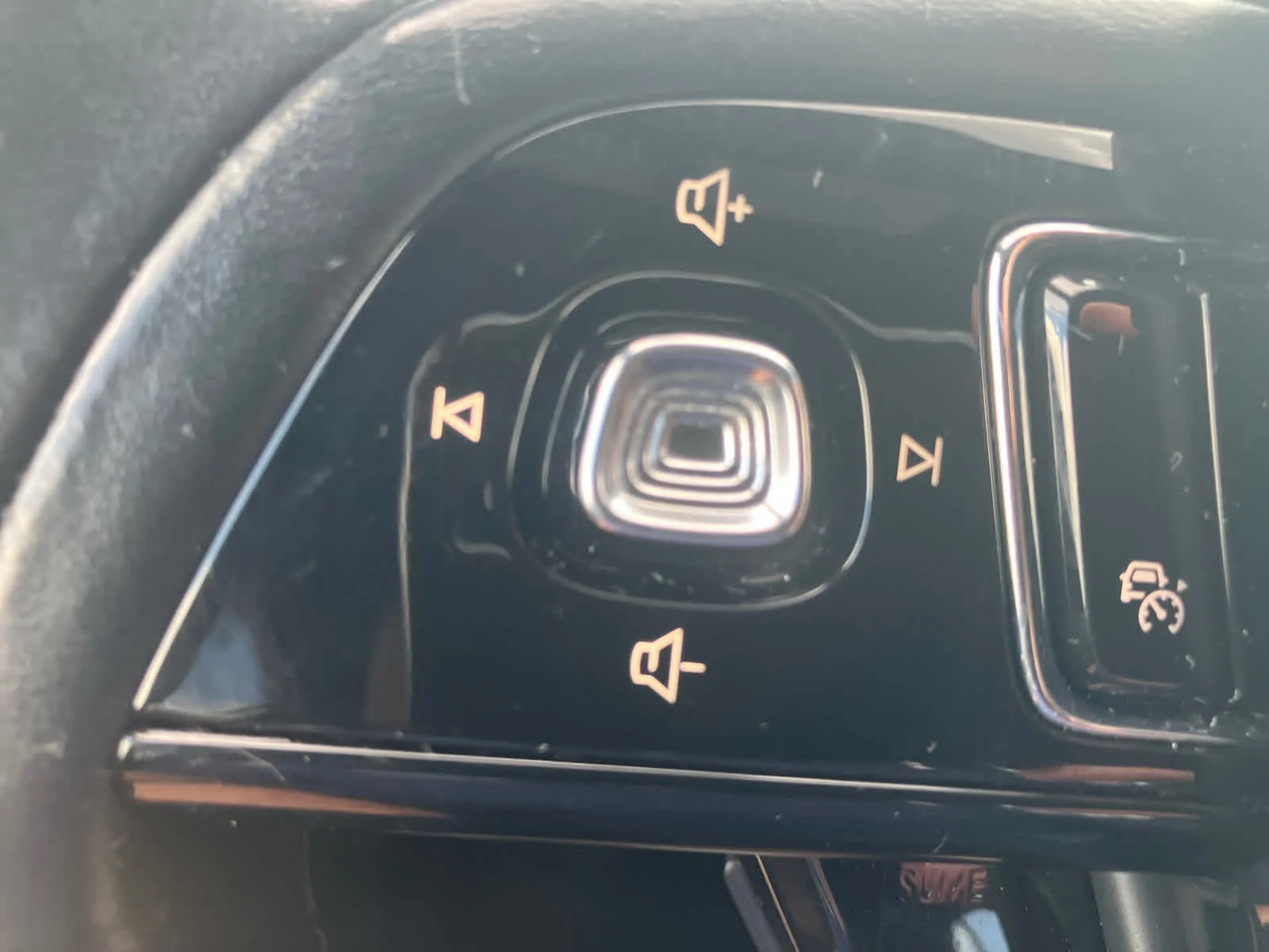 Used 2020 Infinite Black Metallic Lincoln Reserve image 18