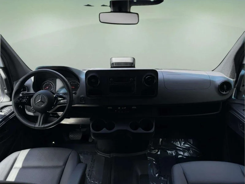Used 2025 WHITE Mercedes-Benz  image 9