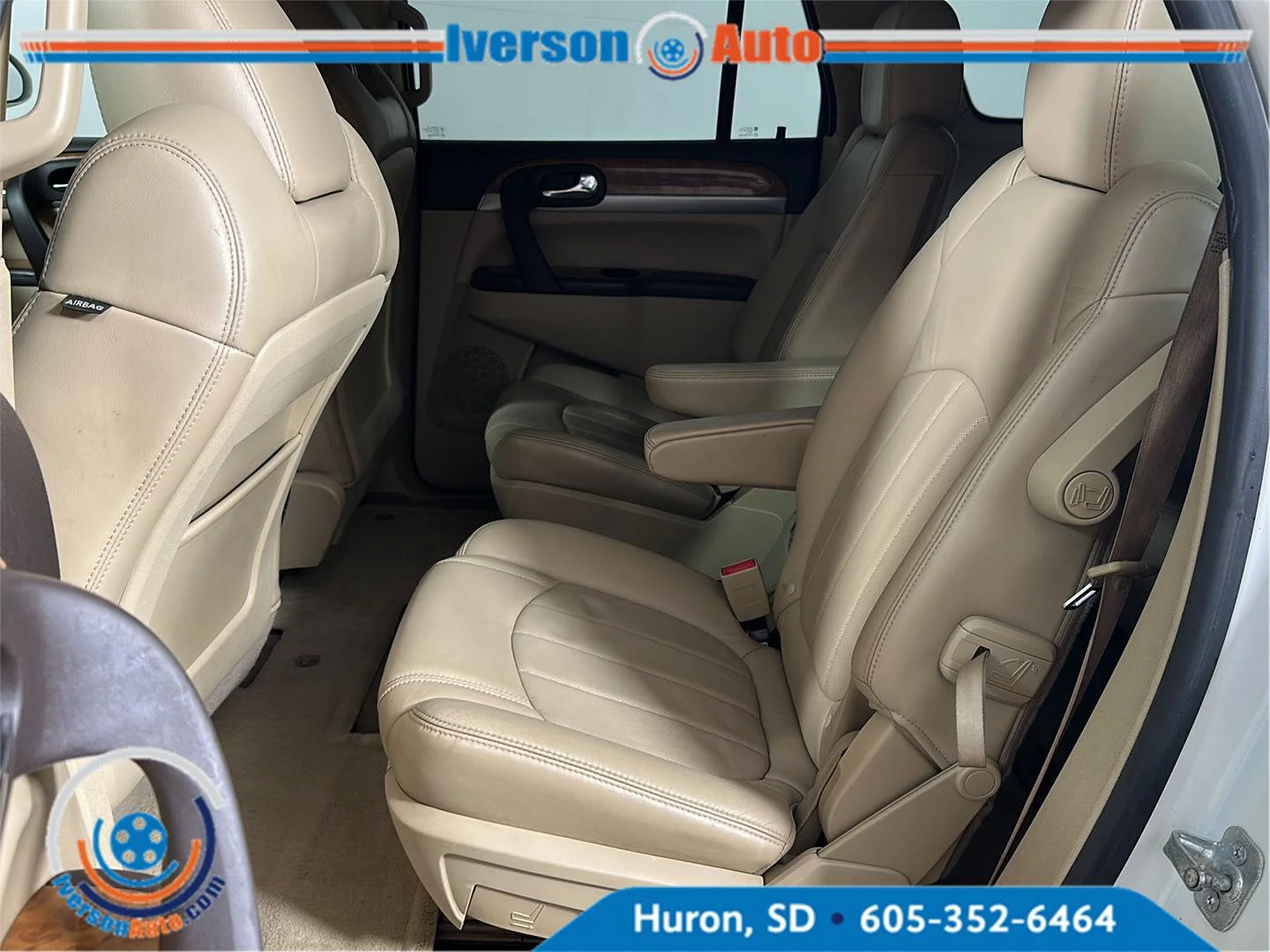 Used 2011 White Diamond Tricoat Buick CXL-2 image 23