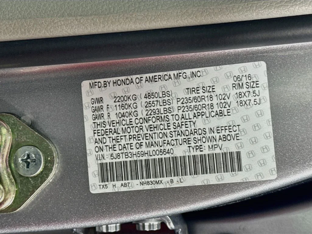 Used 2017 Lunar Silver Metallic Acura w/Technology Pkg image 29