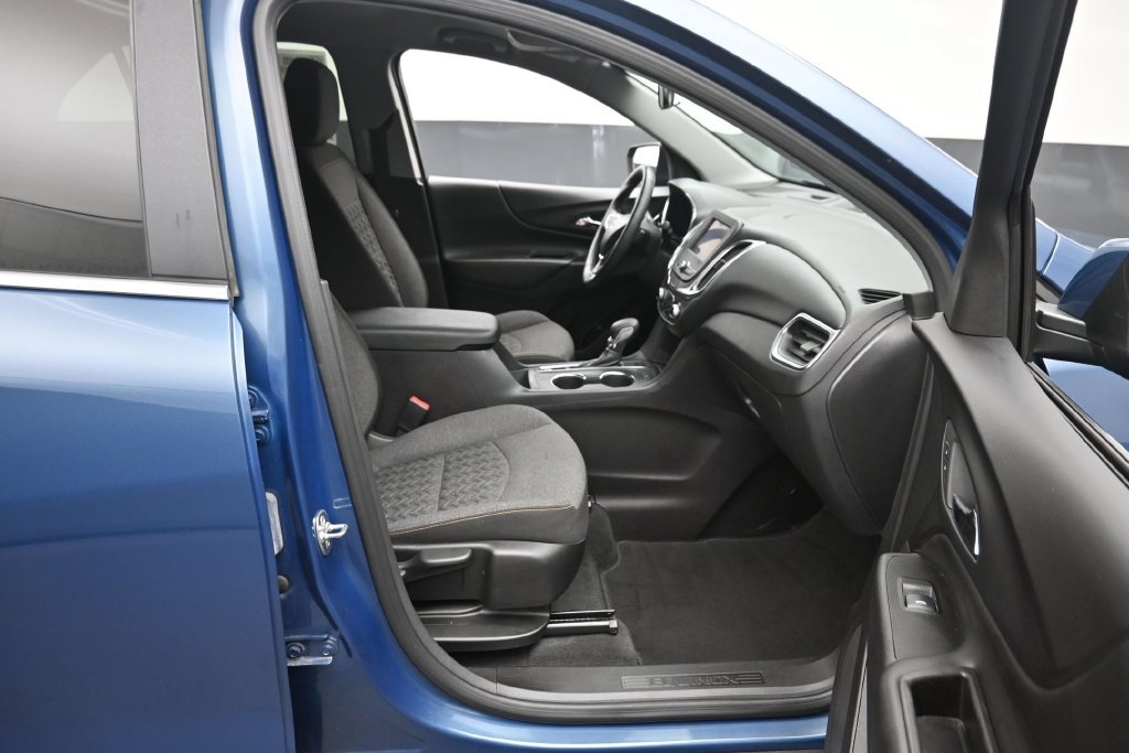 Used 2024 Blue Chevrolet LT image 9