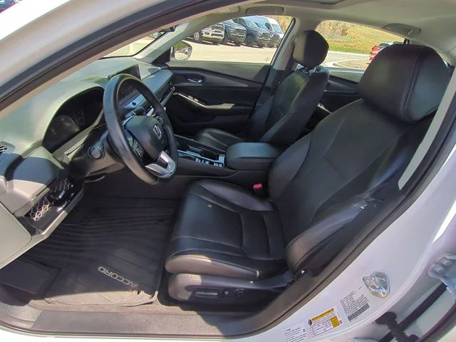 Used 2024  Honda Touring image 27