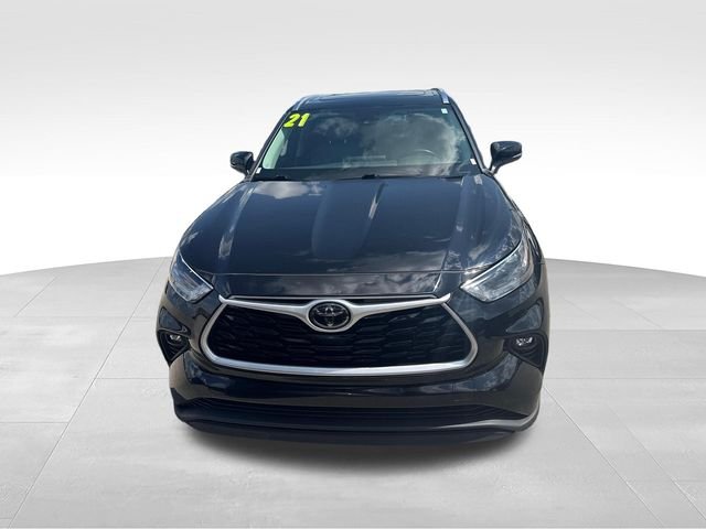 Used 2021 Black Toyota XLE image 8