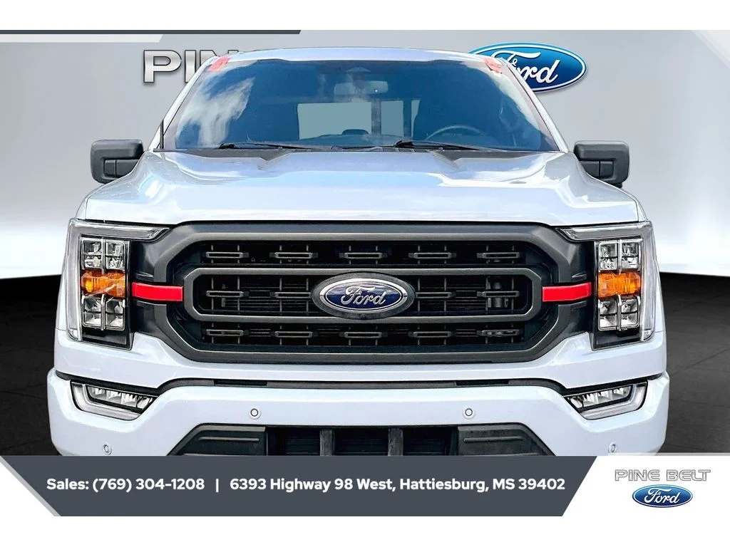Used 2022 Space White Metallic Ford XLT image 3