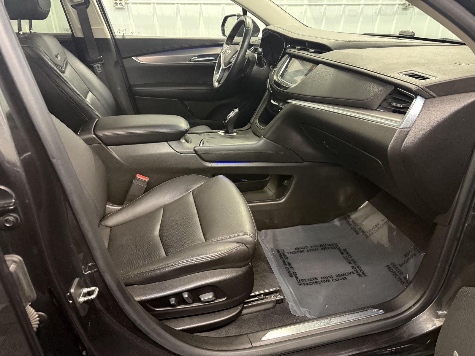 Used 2019 BLACK CADILLAC PREMLUX image 39