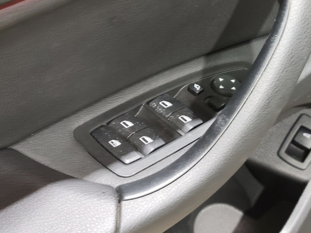 Used 2022 White BMW xDrive28i image 20