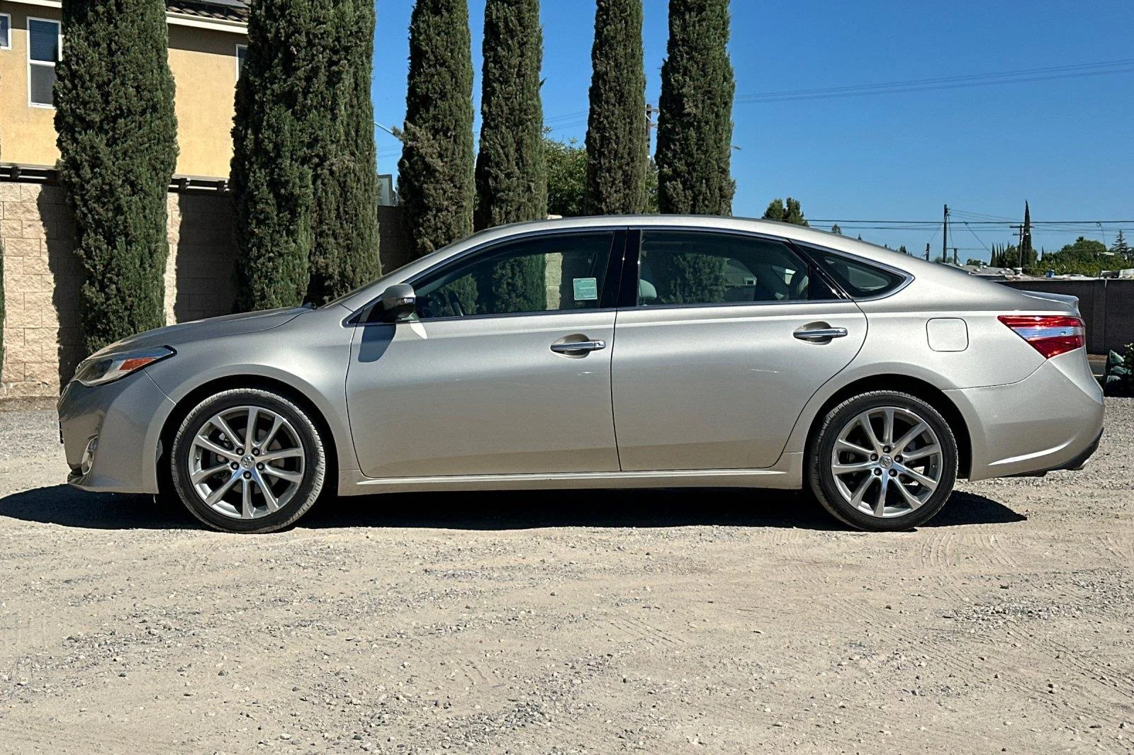 Used 2014 Creme Brulee Mica Toyota XLE Touring image 7