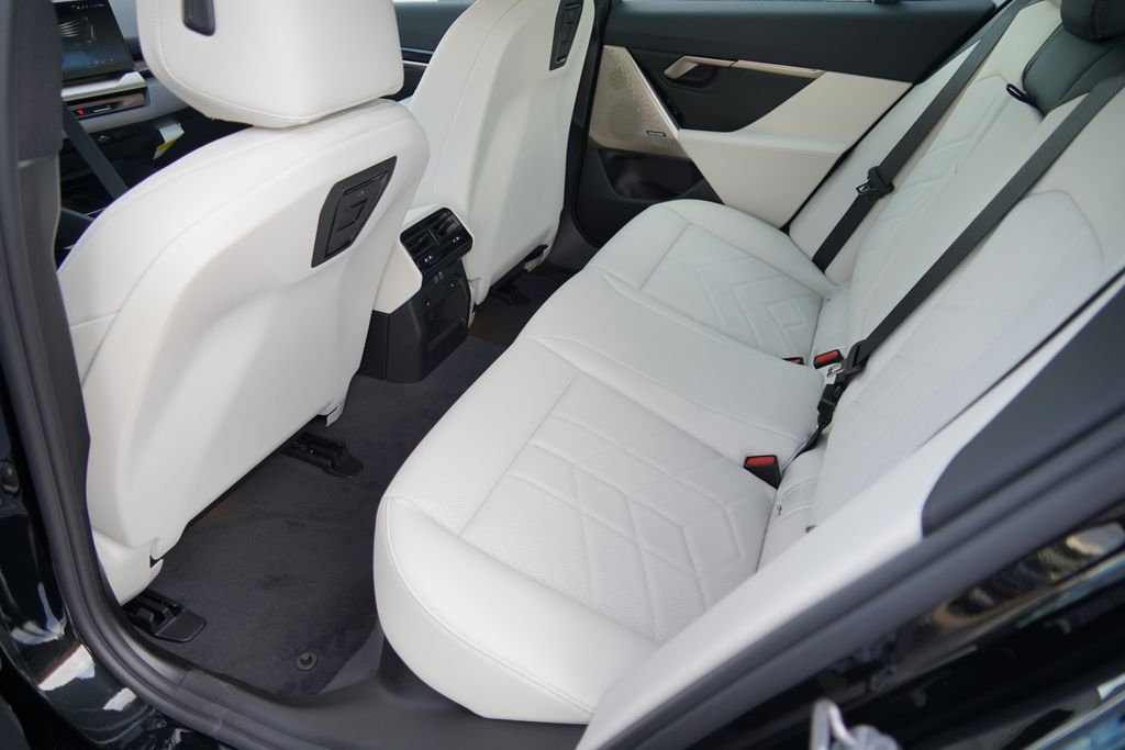New 2026 Black Sapphire Metallic BMW eDrive40 image 19