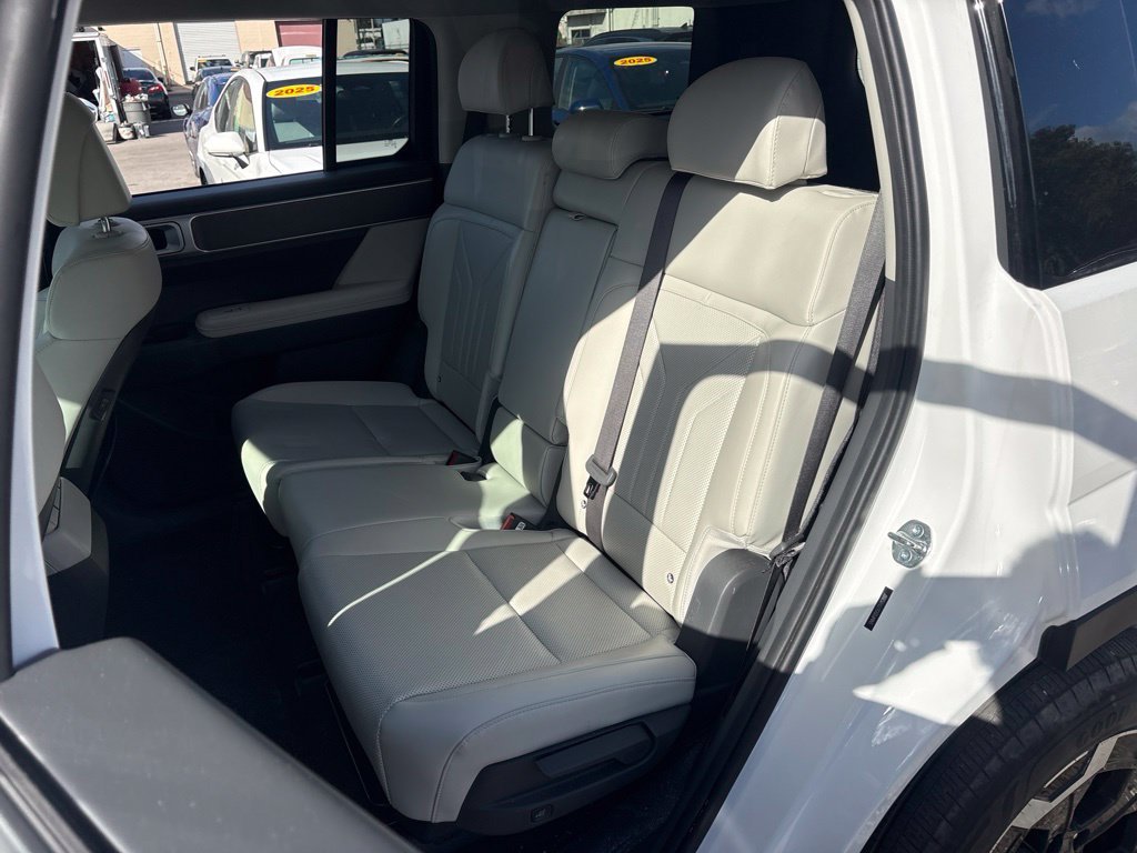 Used 2026 White Hyundai SEL image 13