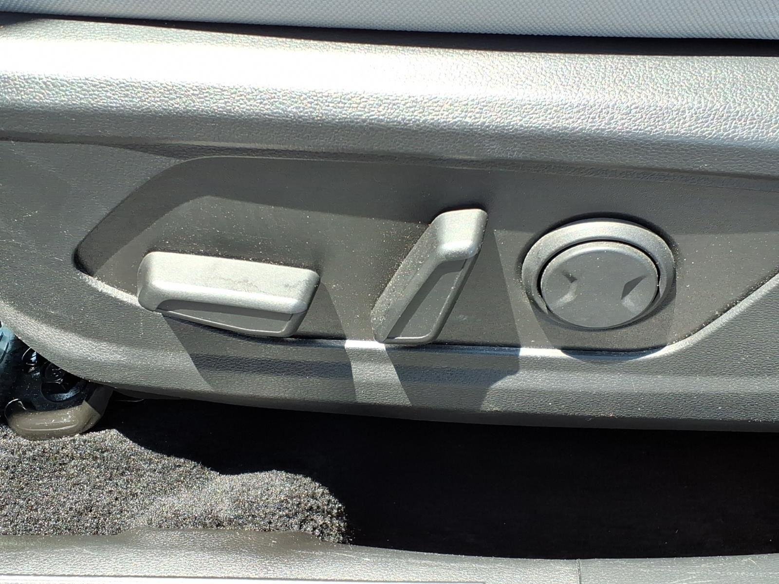 Used 2025 Atlantis Blue Hyundai SEL image 9
