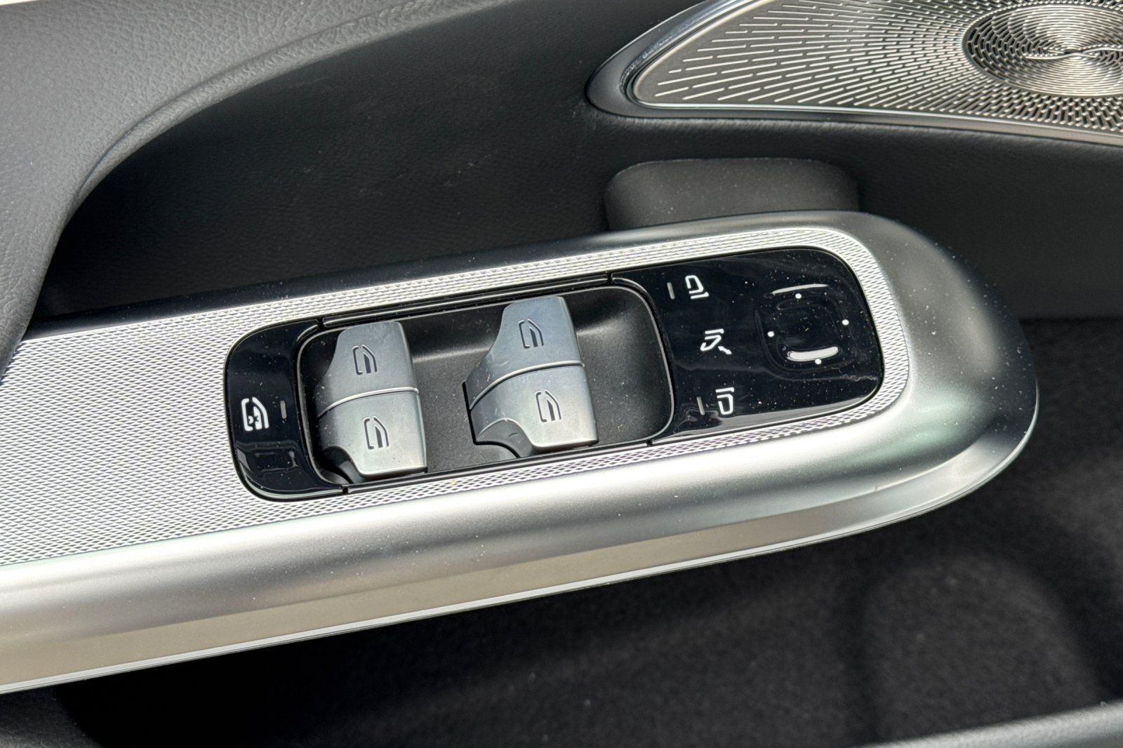 New 2026 MANUFAKTUR Alpine Grey Mercedes-Benz E 350 image 26