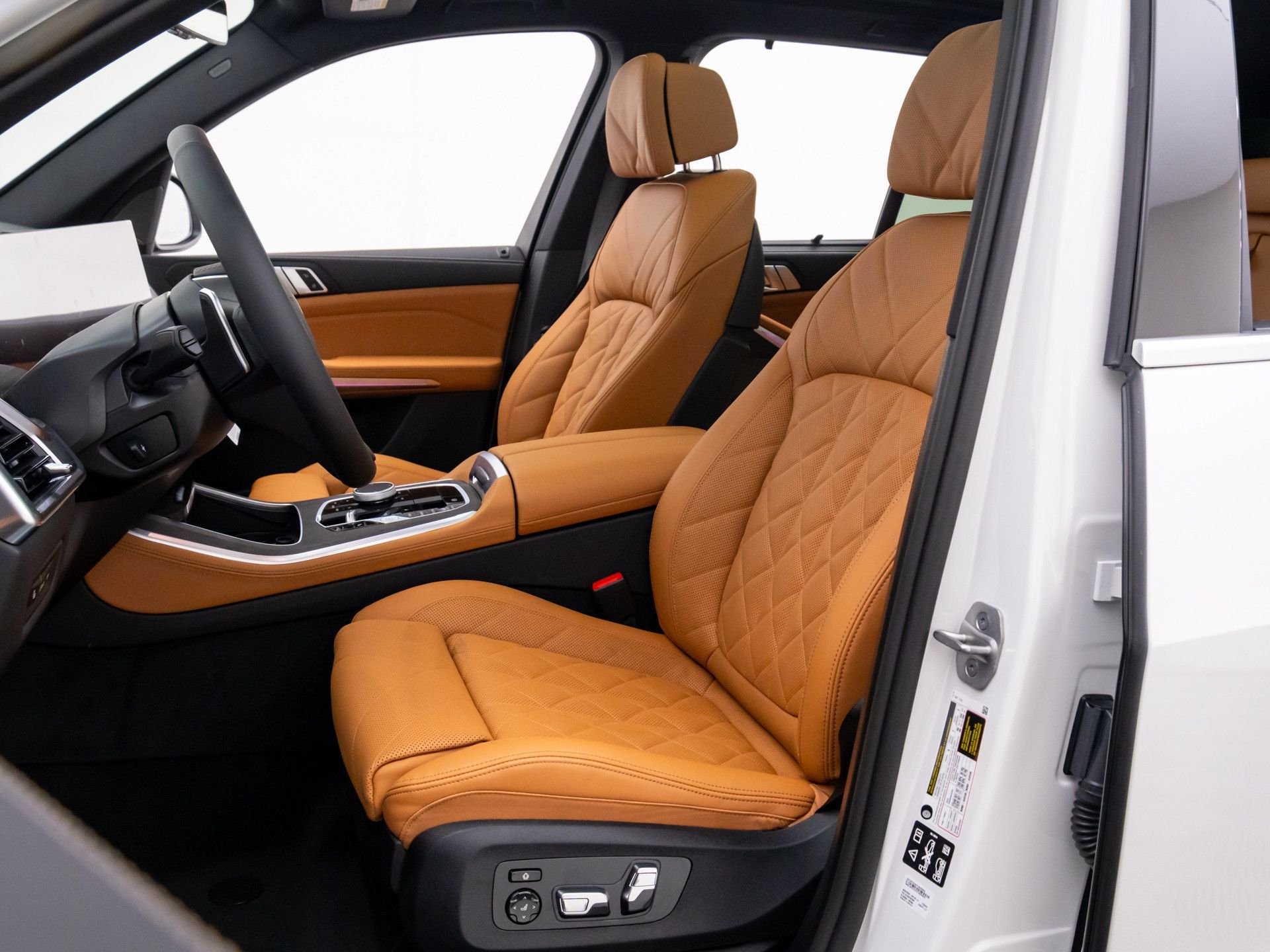 New 2026 Mineral White Metallic BMW xDrive40i image 17