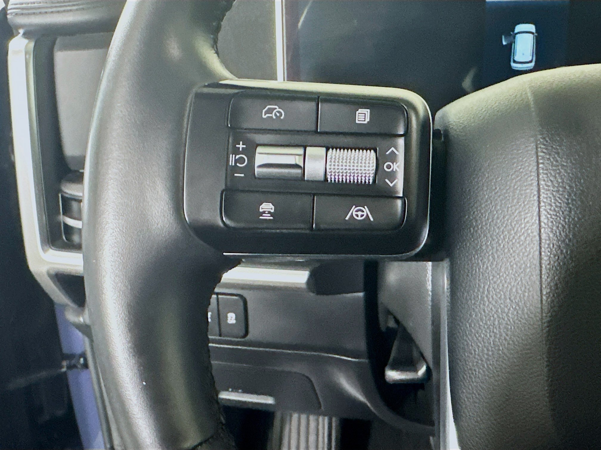 Used 2025 Atlantis Blue Hyundai SEL image 16