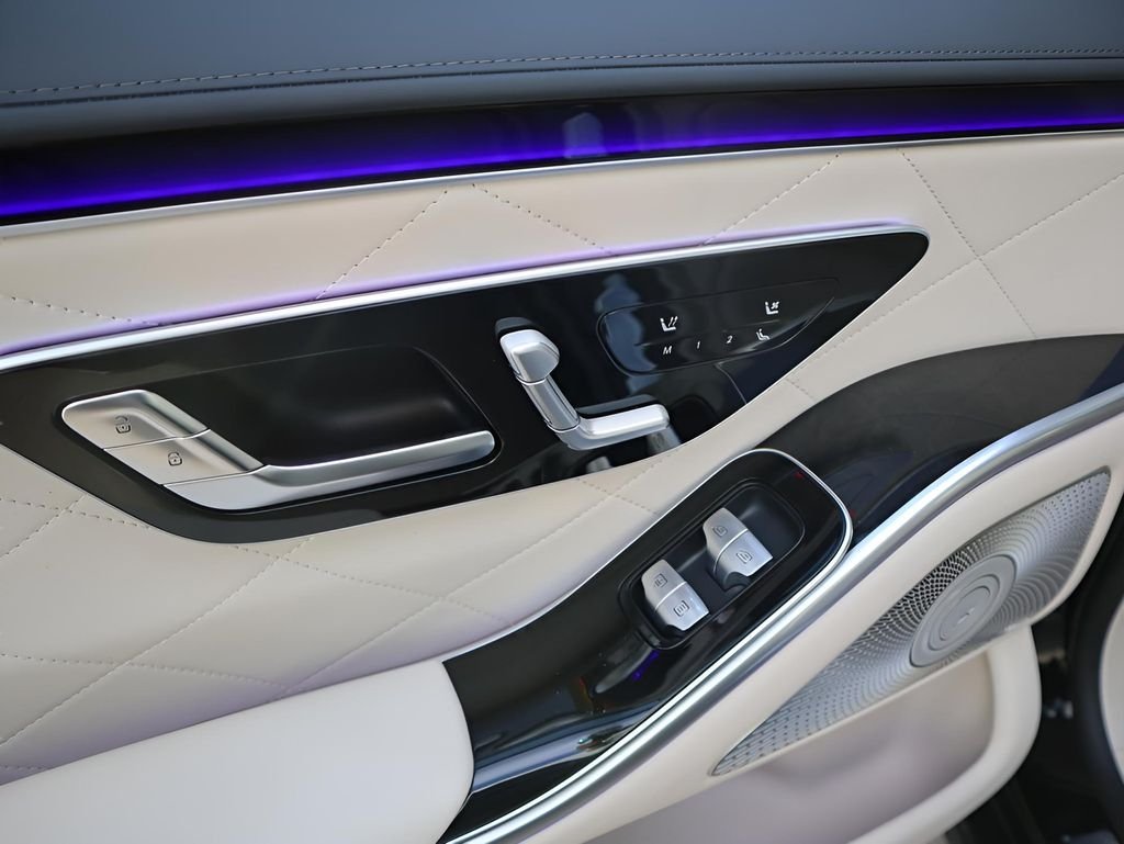 New 2026 Obsidian Black Metallic Mercedes-Benz S 580 image 13