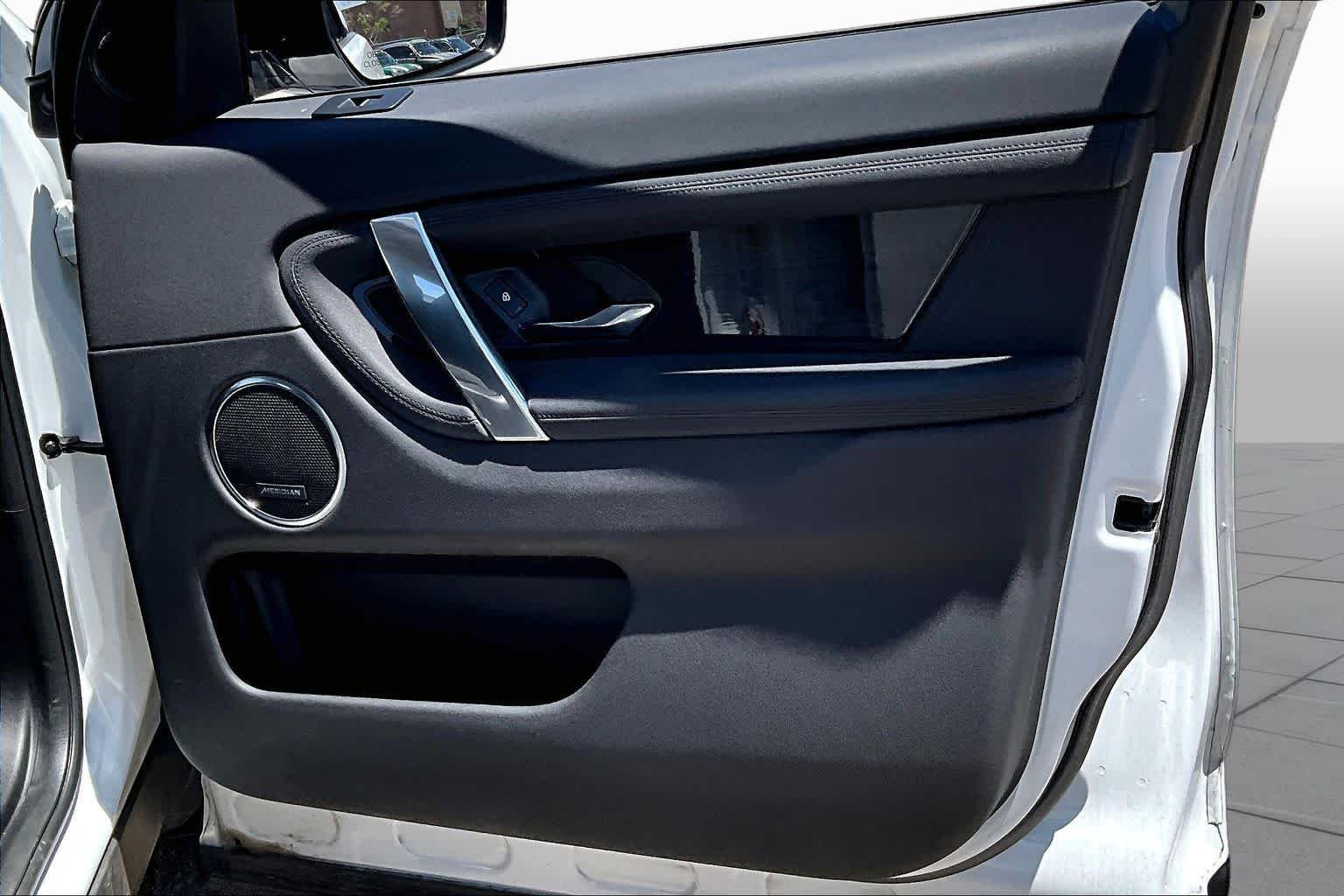 Used 2022 Fuji White Land Rover SE image 20