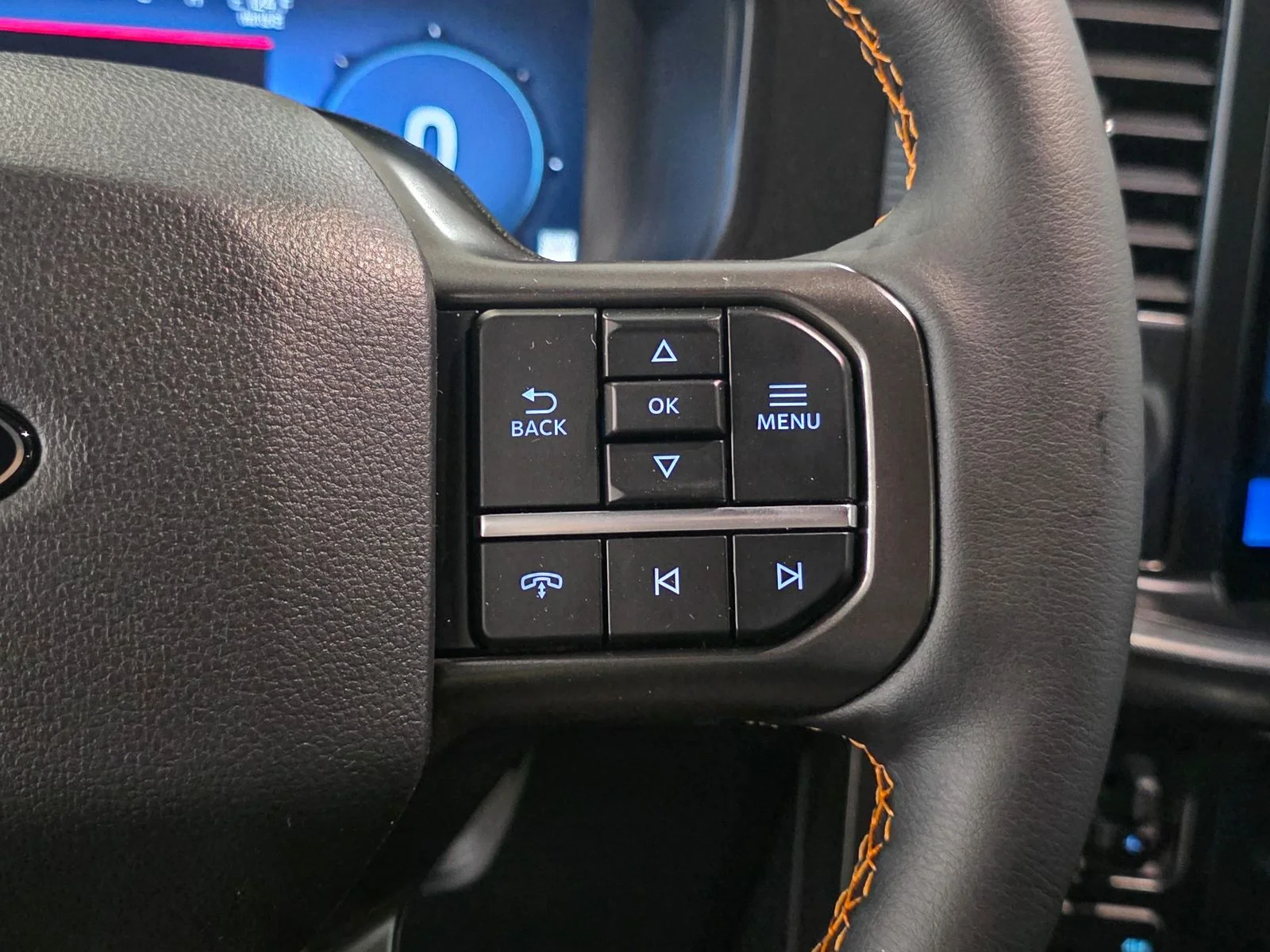 New 2025 Oxford White Ford Tremor® image 34