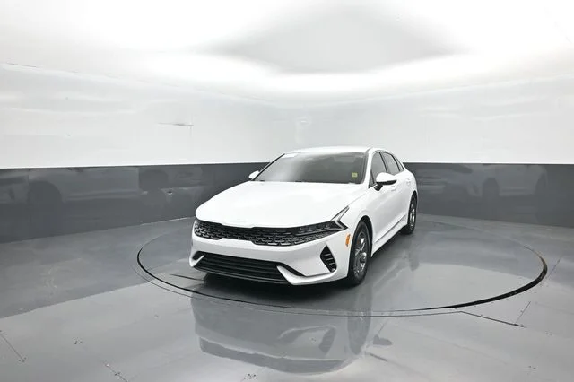 Certified Used 2023 White Pearl Kia LXS image 4