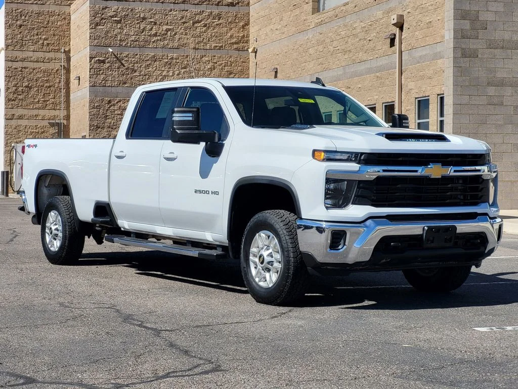 Used 2024 Summit White Chevrolet LT image 2
