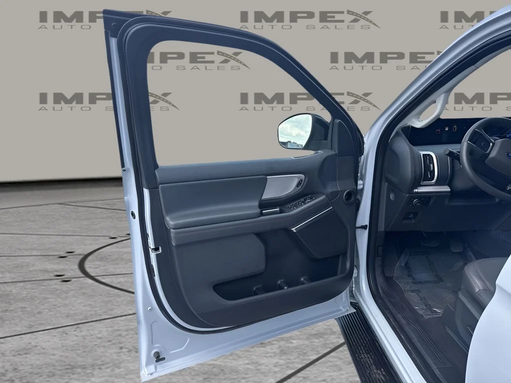 Used 2025 Silver Ford Active image 27