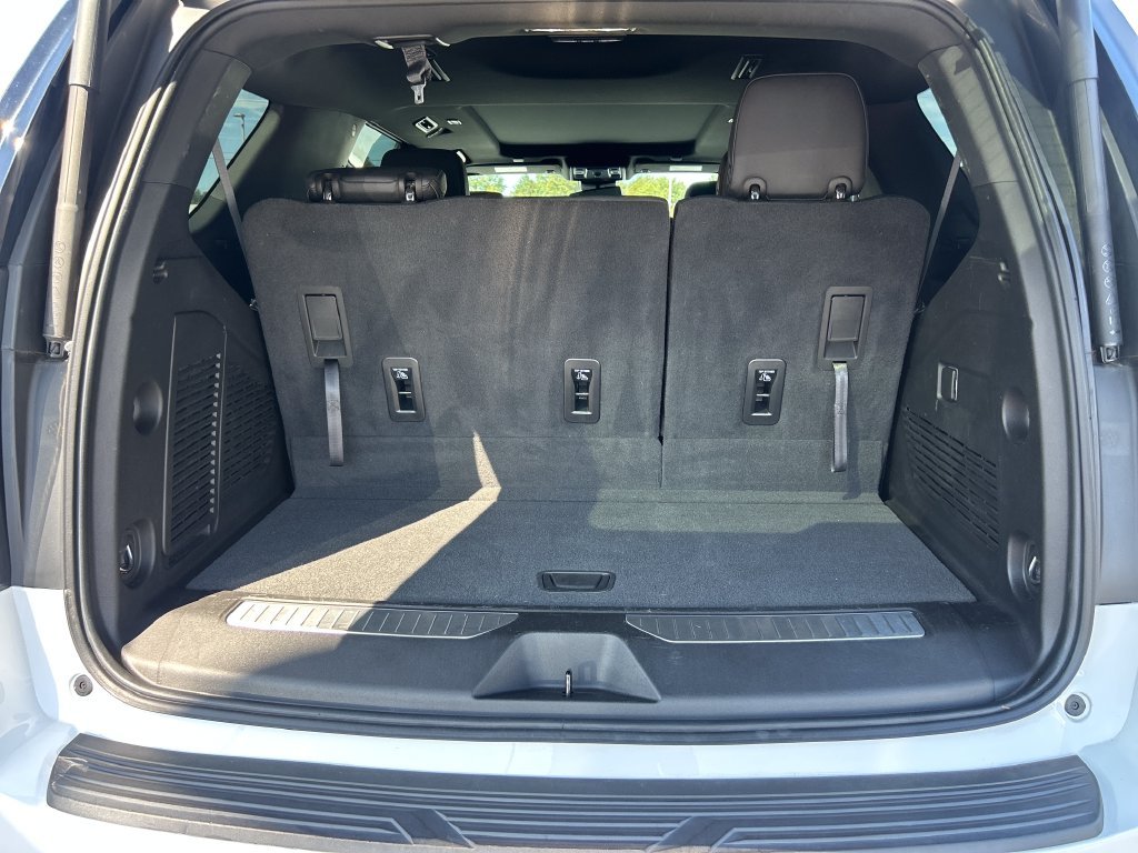 Used 2023 White Chevrolet RST image 9