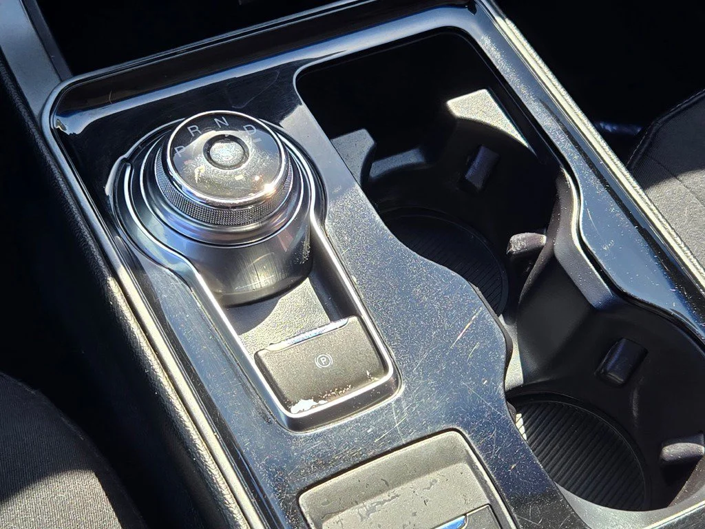 Used 2019 Gray Ford SE image 23
