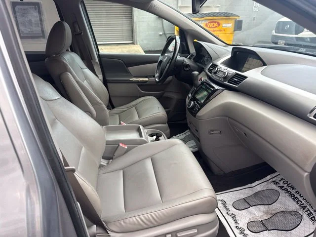 Used 2016 Silver Honda Touring Elite image 13