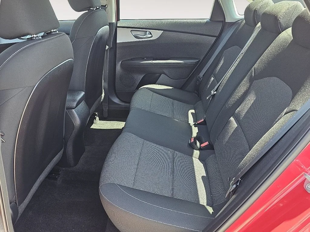 Used 2022 Red Kia LXS image 21