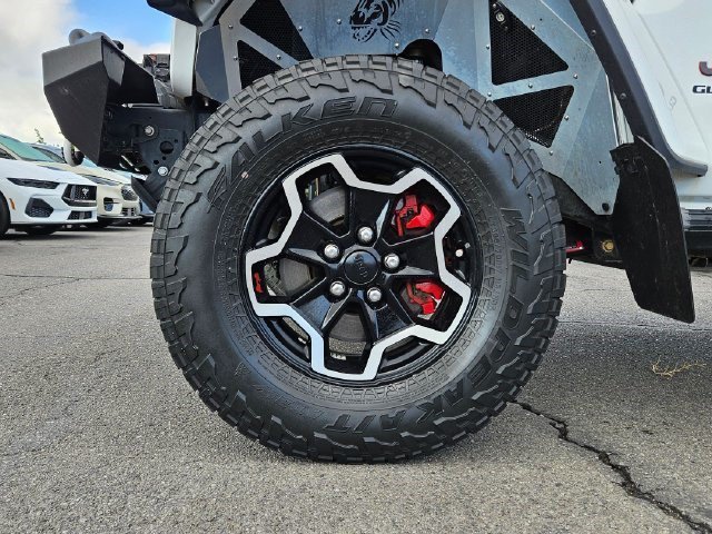 Used 2020 Bright White Clearcoat Jeep Rubicon image 12