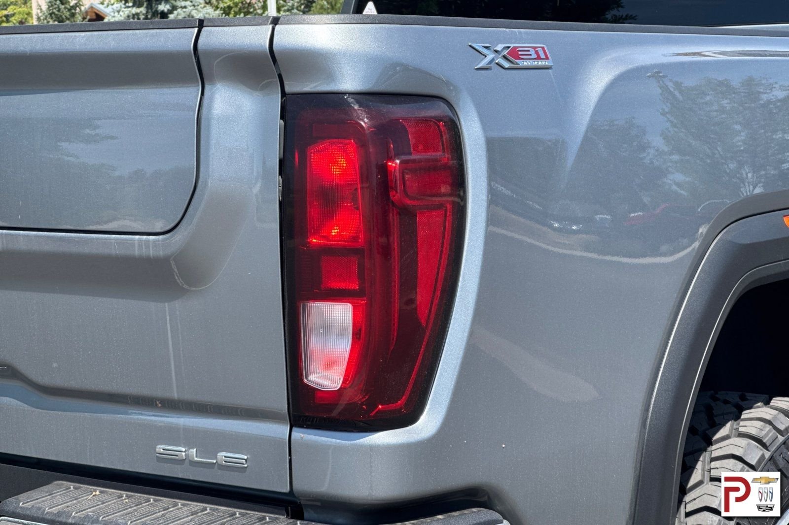 Used 2024 Gray GMC SLE image 31