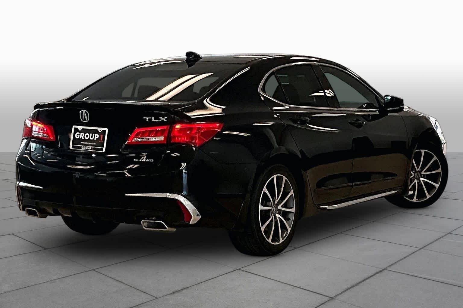 Used 2018 Crystal Black Pearl Acura w/Technology Pkg image 11