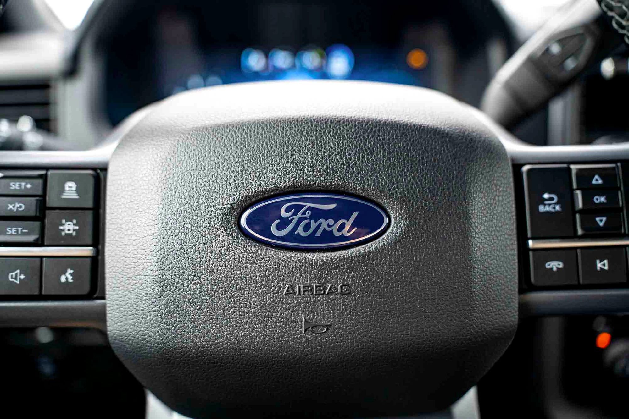 New 2025 Agate Black Metallic Ford XLT image 12