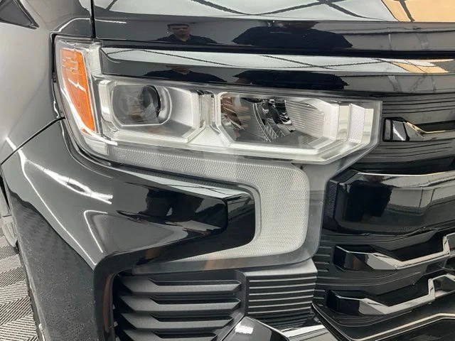 Used 2022 Black Chevrolet RST image 18