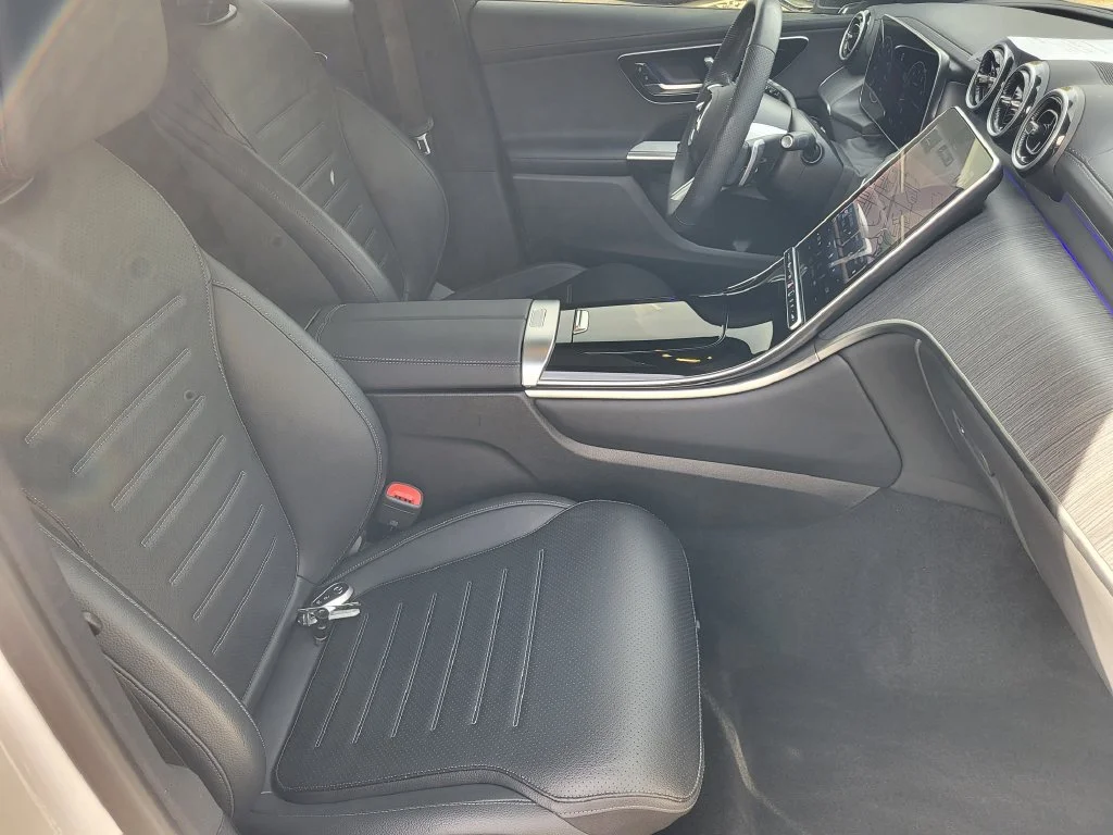 Used 2024 White Mercedes-Benz GLC 300 image 26