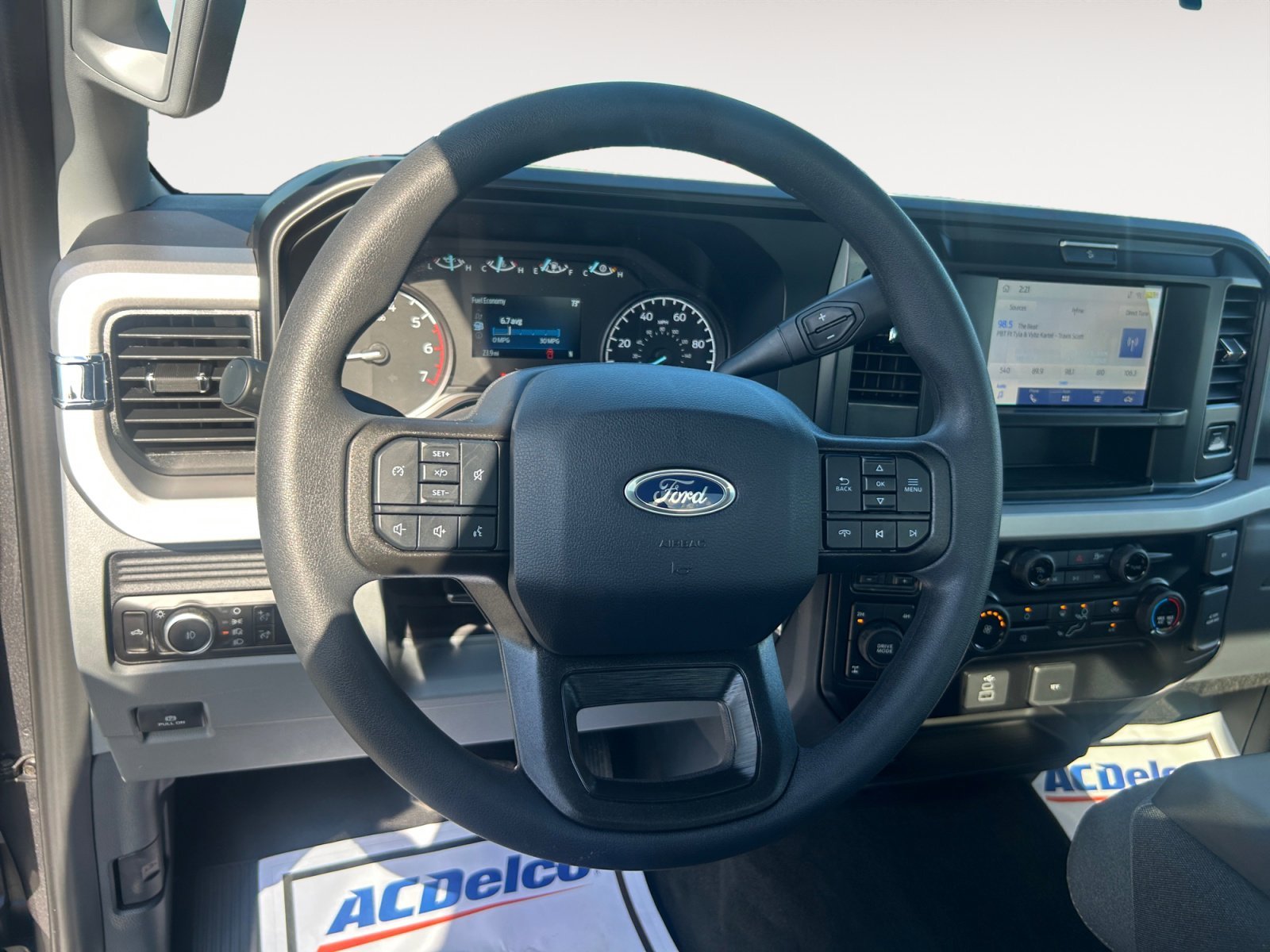 New 2026 Carbonized Gray Metallic Ford XLT image 12