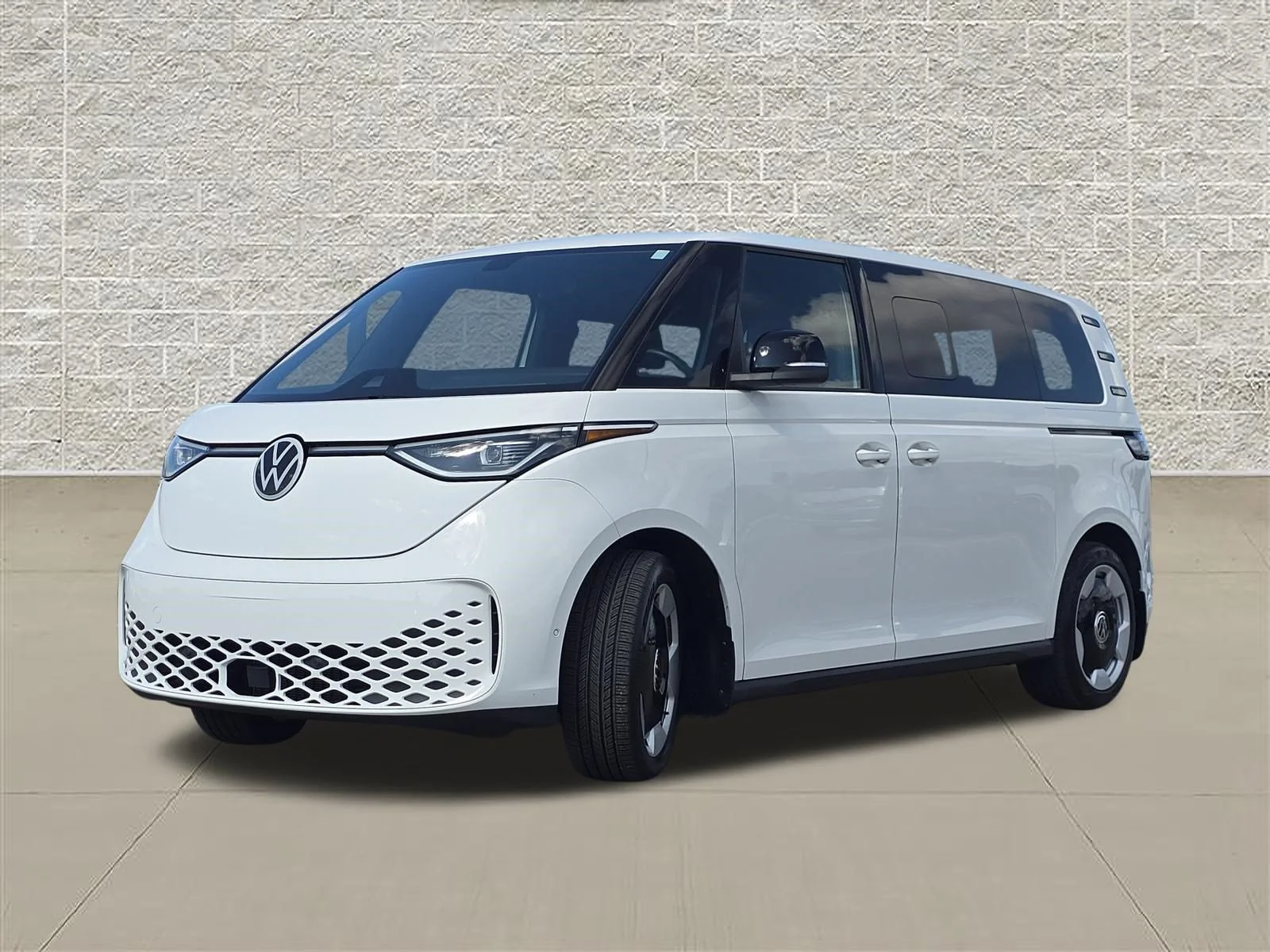 Certified Used 2025 Candy White Volkswagen Pro S image 3