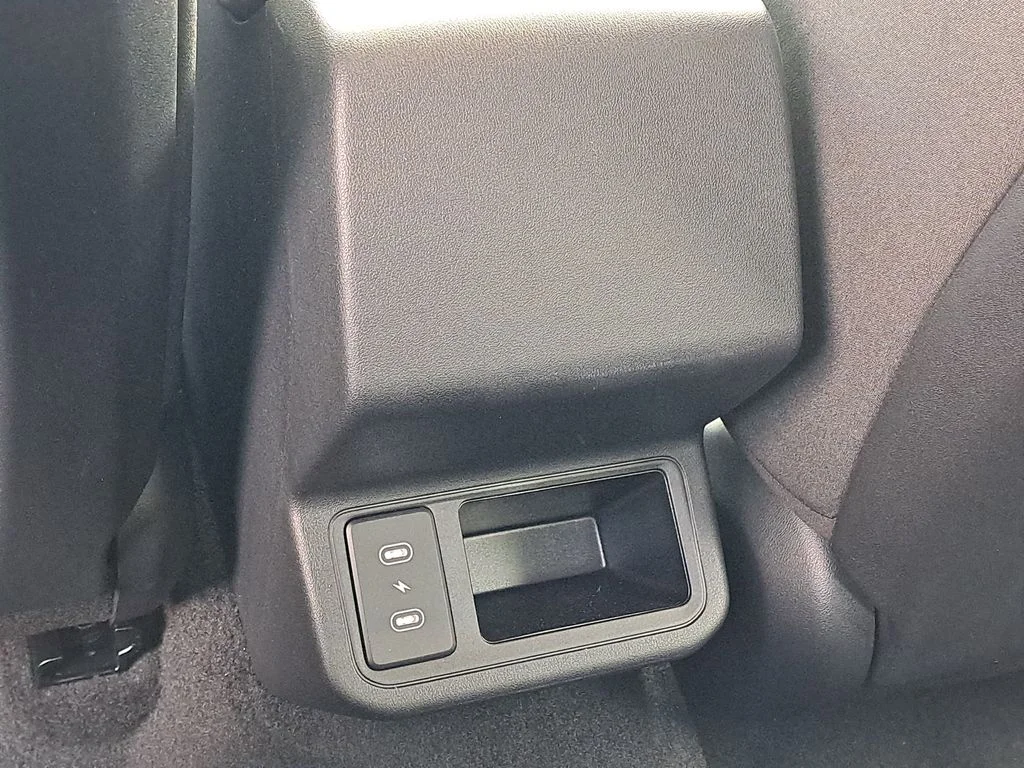 New 2025 White Kia LXS image 19