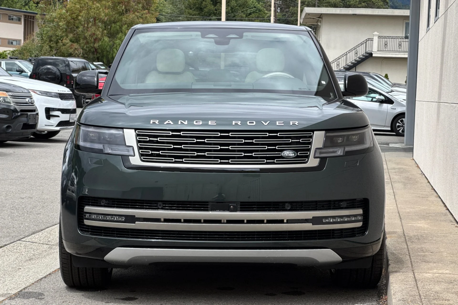 New 2026 Belgravia Green Land Rover SE image 10