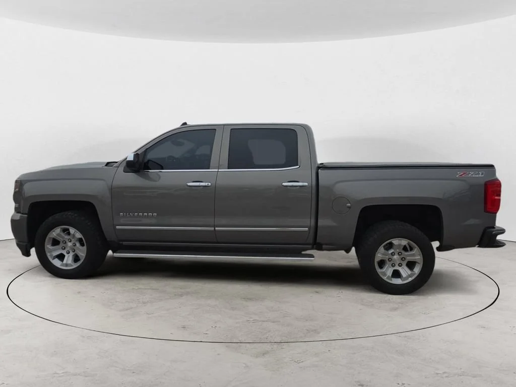 Used 2017 PEPPERDUST METALLIC Chevrolet LTZ image 8