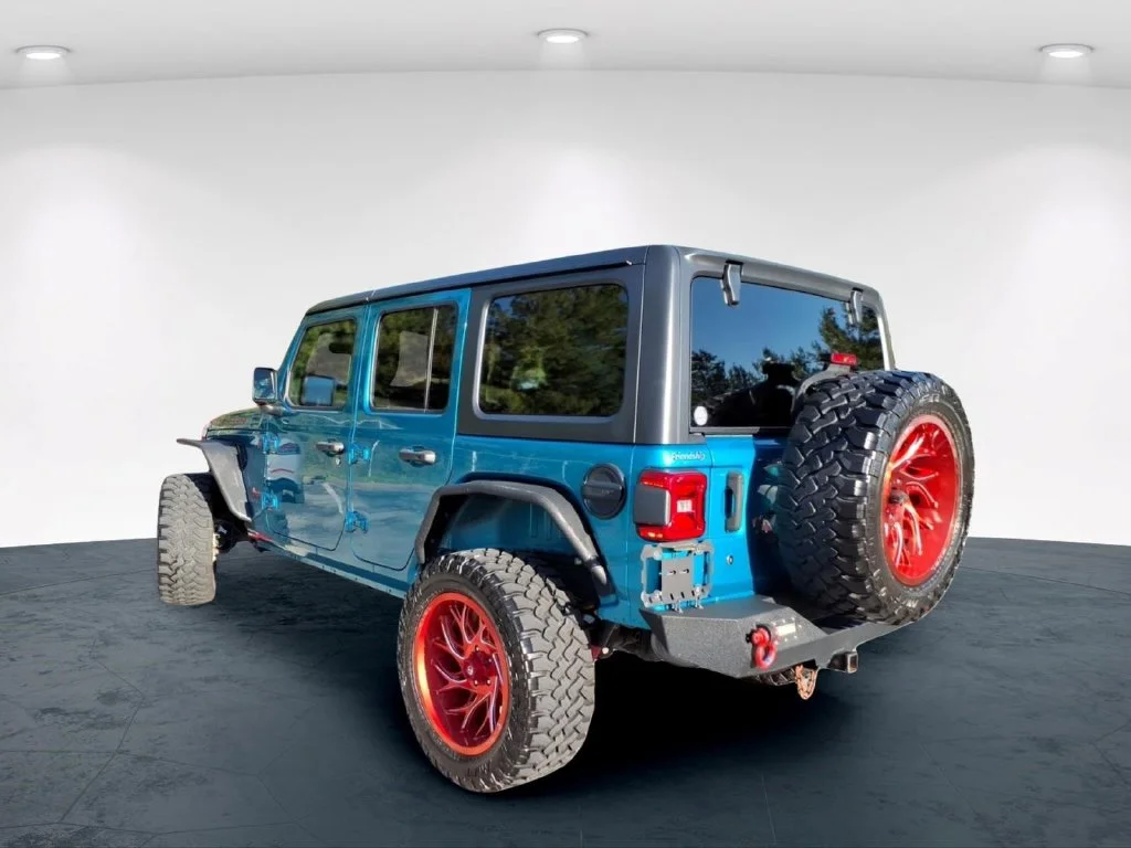 Used 2020 Teal Jeep Unlimited Rubicon image 13