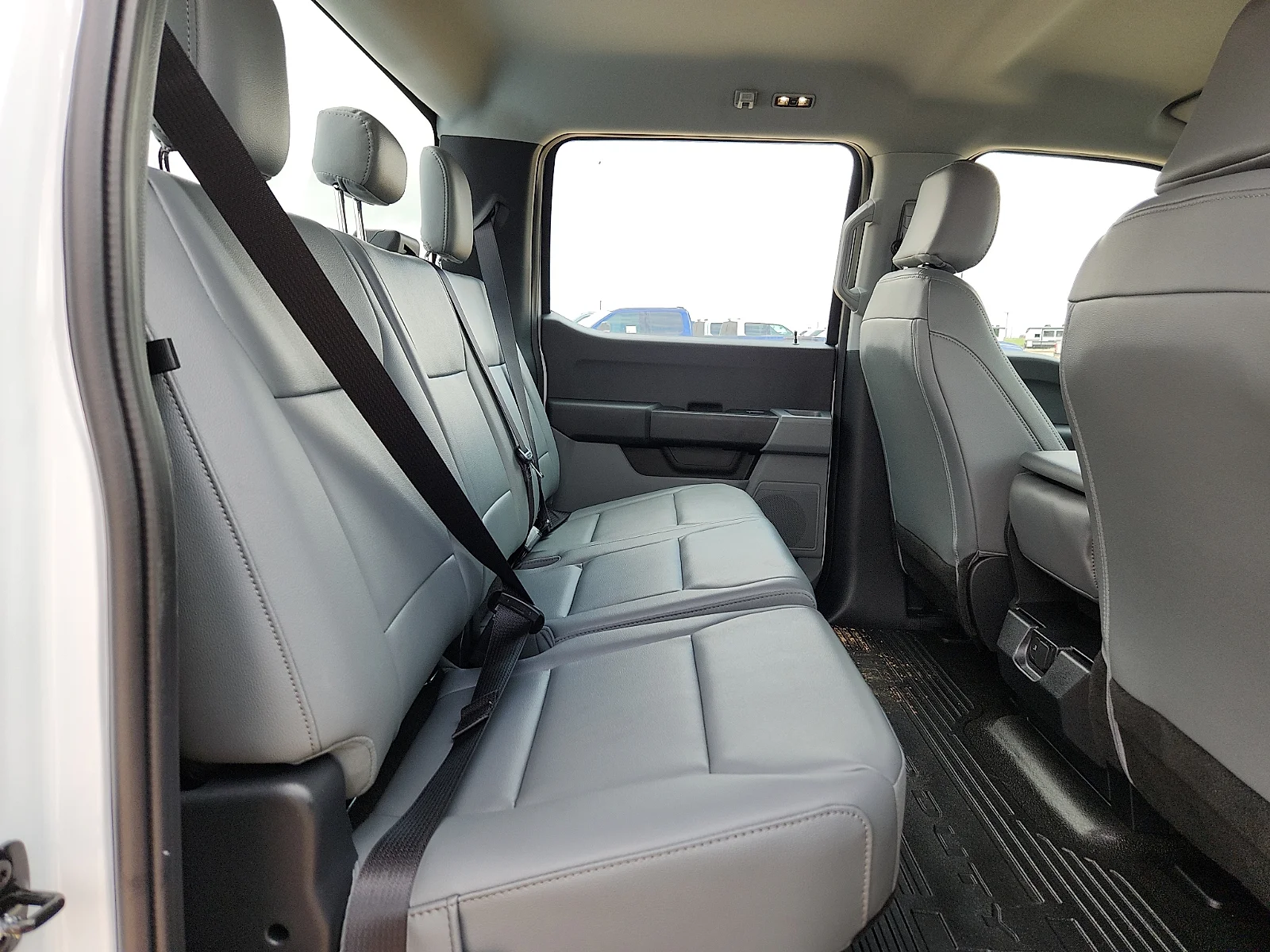 New 2026 Oxford White Ford F-250® XL image 19