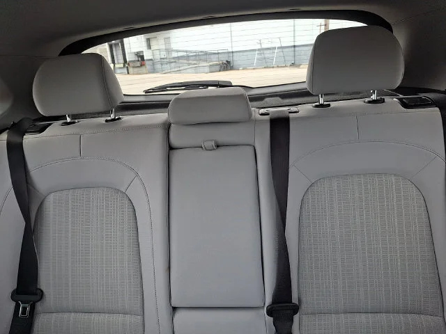 Used 2023 Green Hyundai SEL image 19