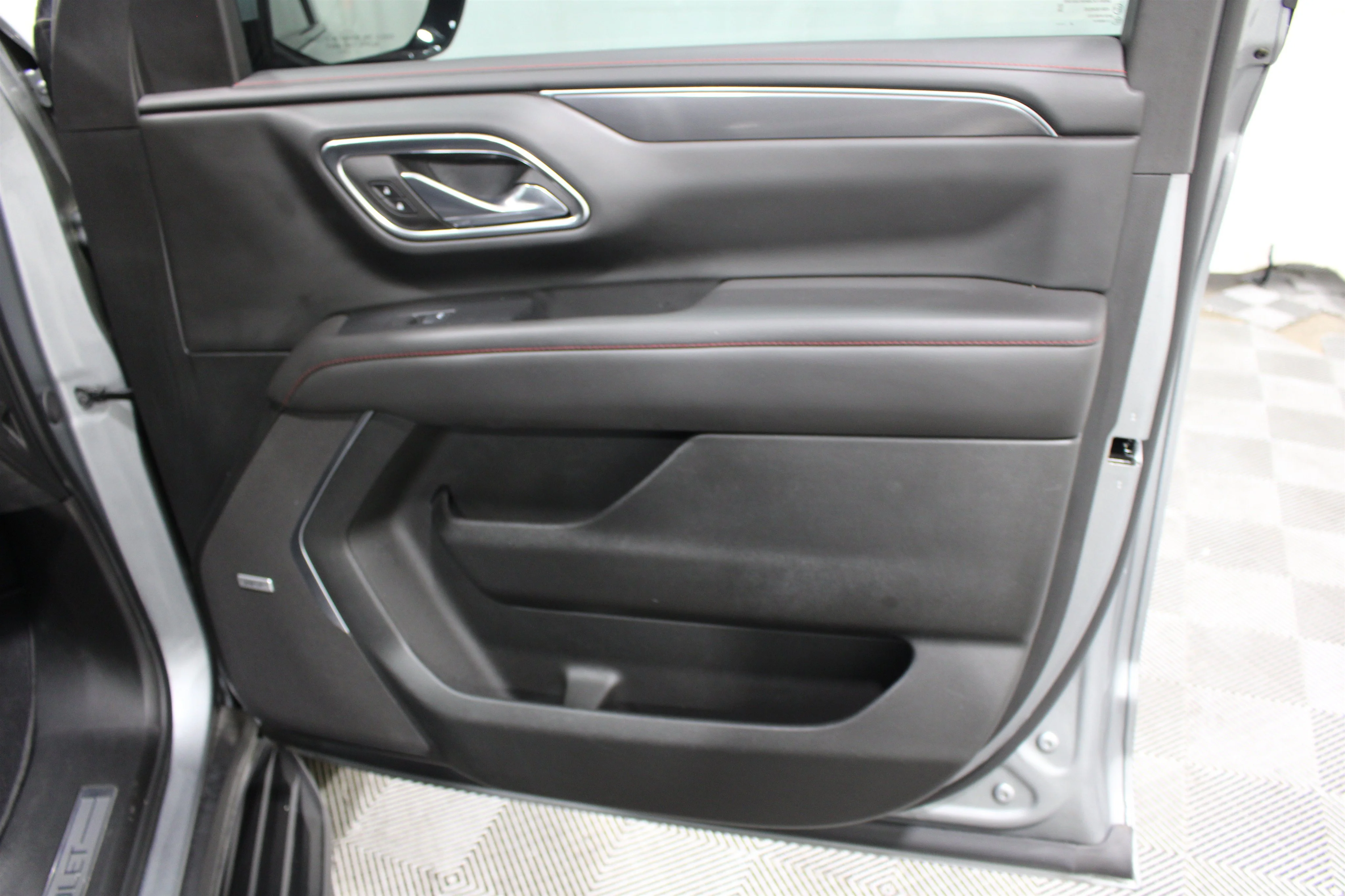 2024 Chevrolet Suburban RST - Photo 29
